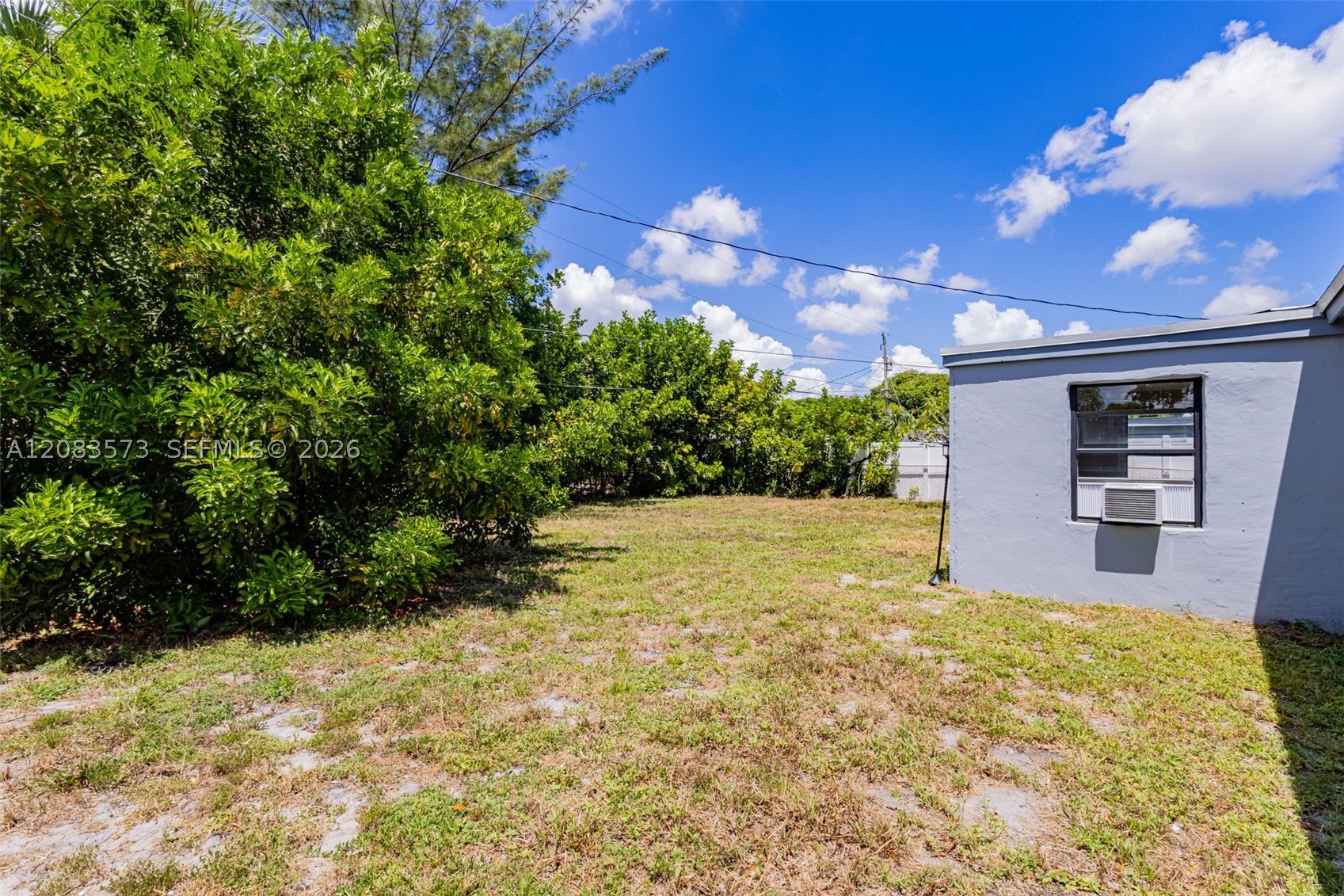 1421 NW 32nd Ave, Lauderhill FL 33311