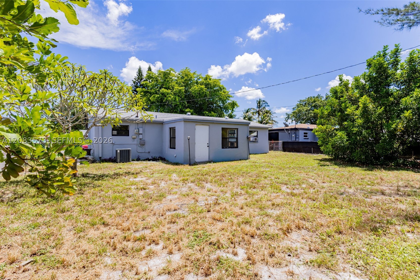 1421 NW 32nd Ave, Lauderhill FL 33311