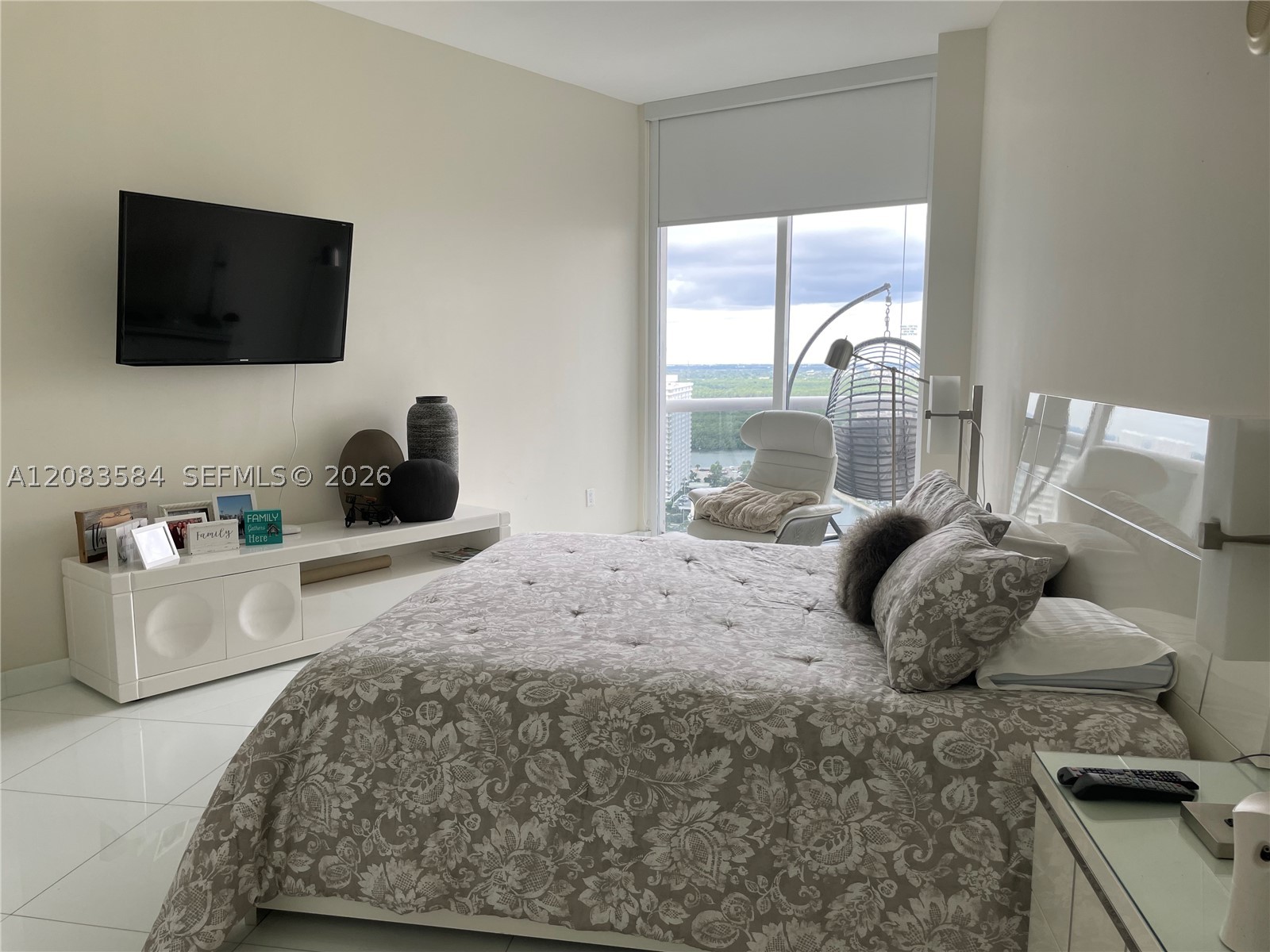 15811 Collins Ave #2305, Sunny Isles Beach FL 33160