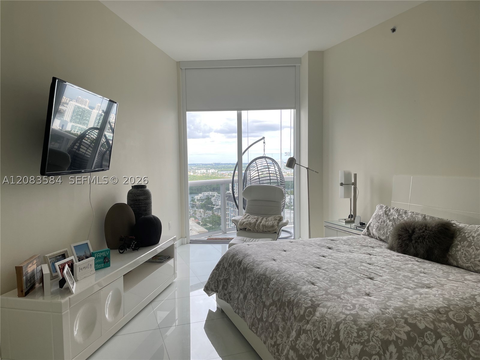 15811 Collins Ave #2305, Sunny Isles Beach FL 33160