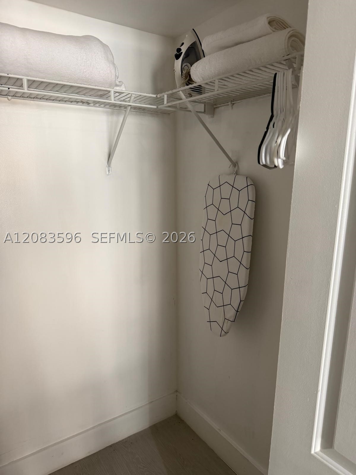1200 Brickell Bay Dr #1610, Miami FL 33131