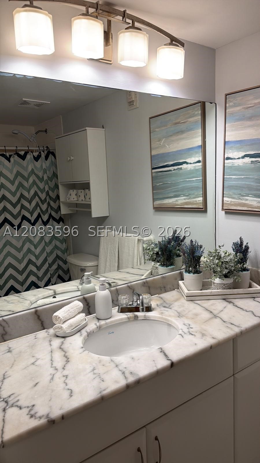 1200 Brickell Bay Dr #1610, Miami FL 33131