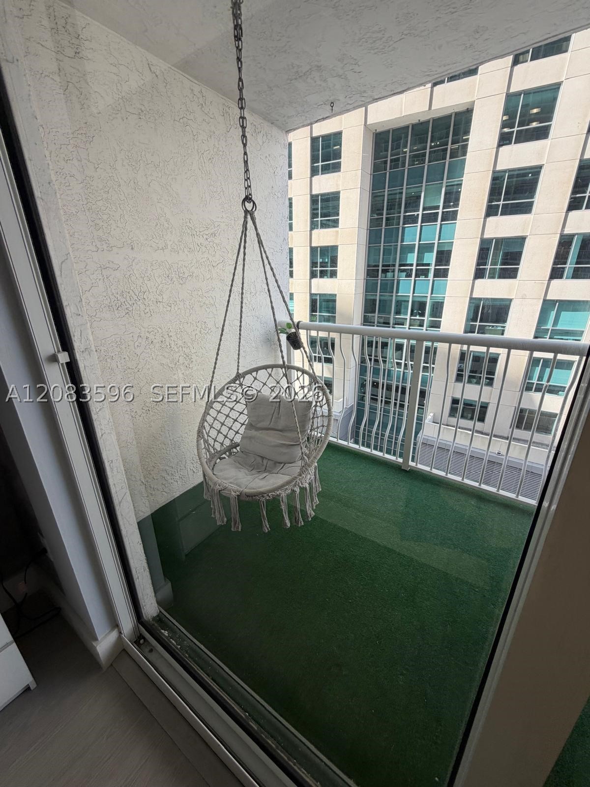 1200 Brickell Bay Dr #1610, Miami FL 33131