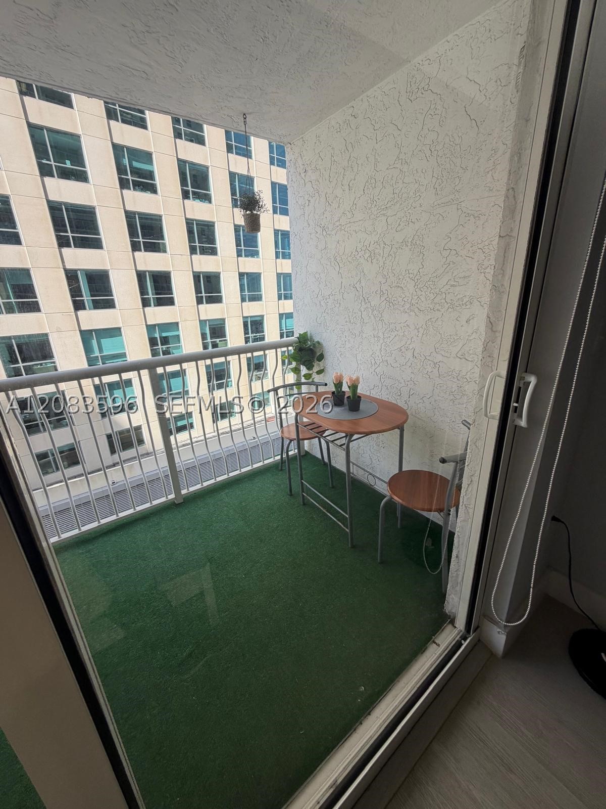 1200 Brickell Bay Dr #1610, Miami FL 33131