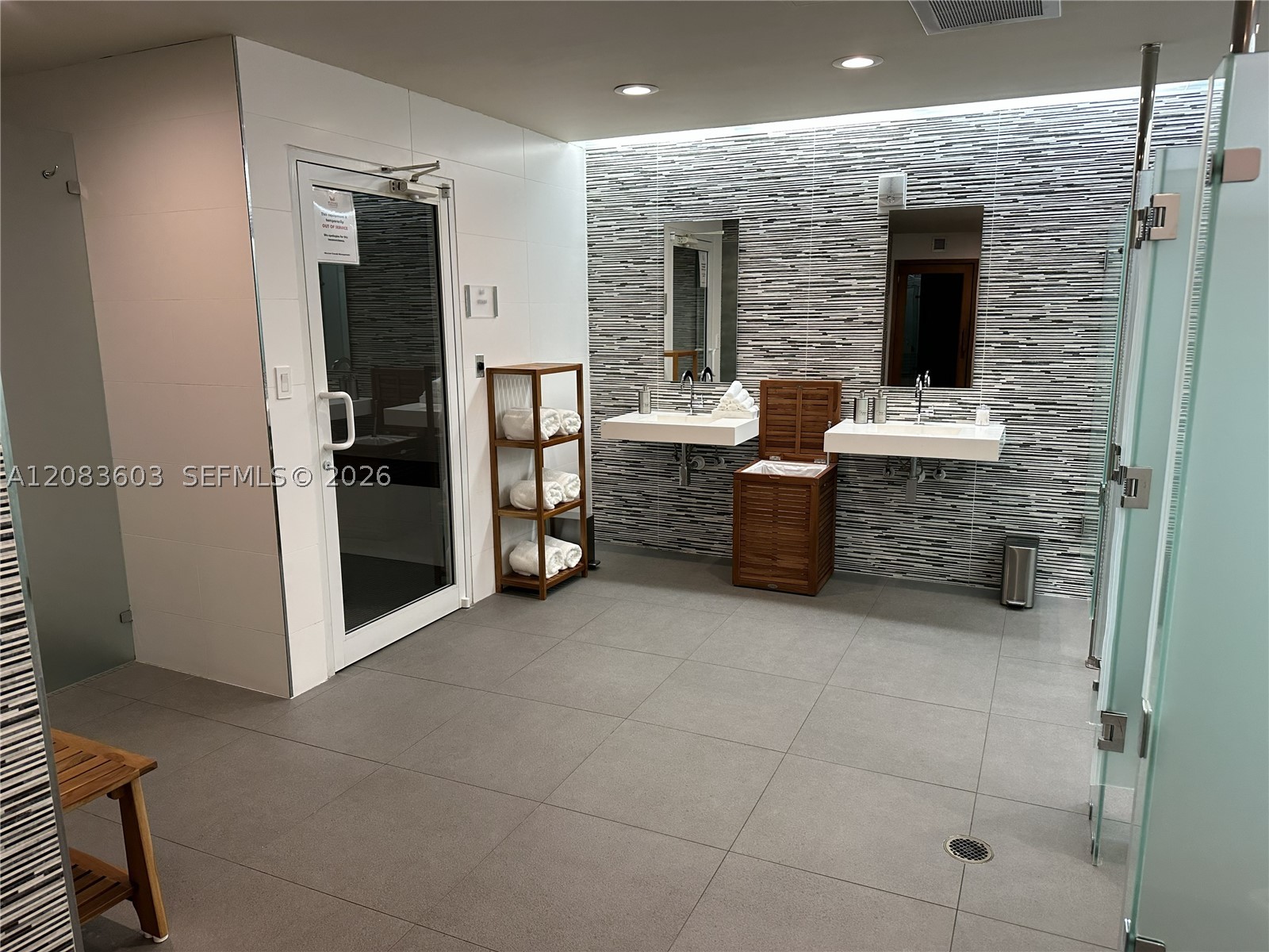 400 Alton Rd #901, Miami Beach FL 33139