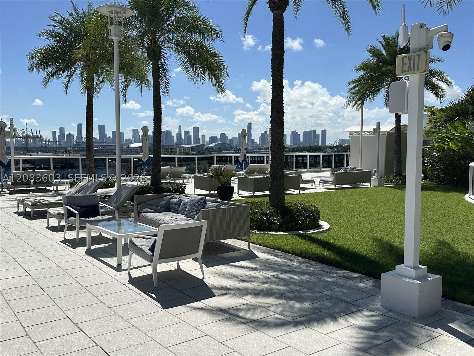 400 Alton Rd #901, Miami Beach FL 33139