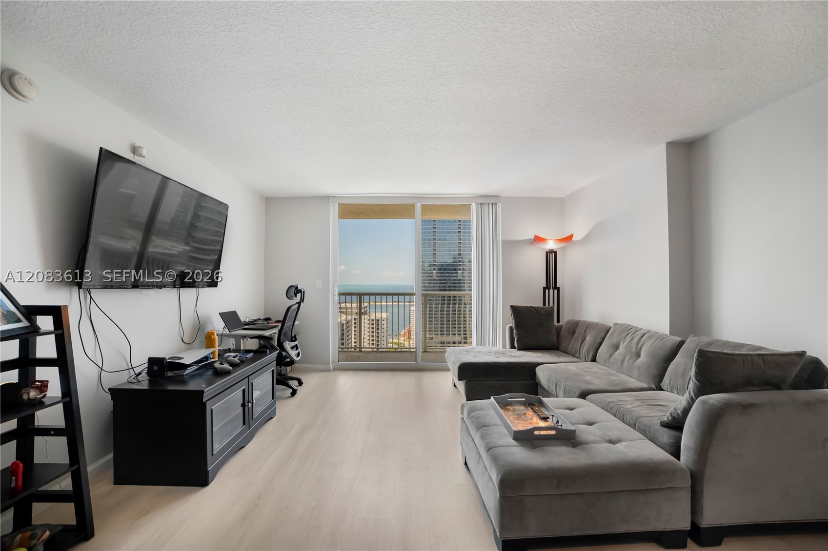 1200 Brickell Bay Dr #4121, Miami FL 33131