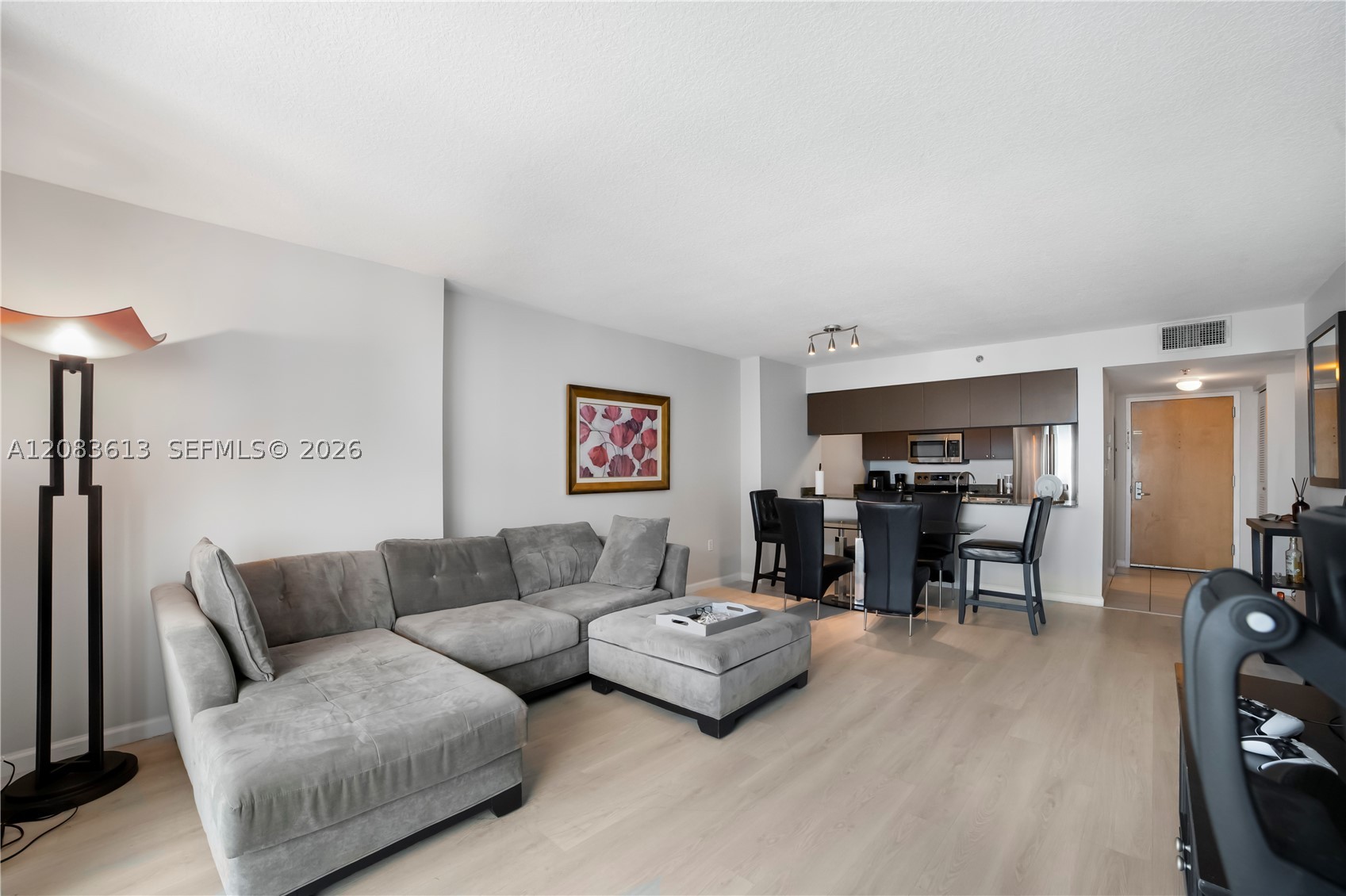 1200 Brickell Bay Dr #4121, Miami FL 33131