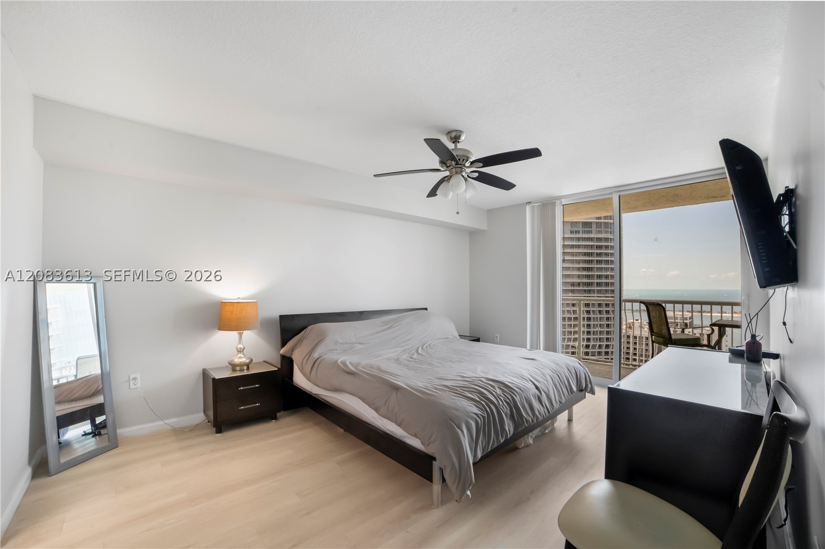 1200 Brickell Bay Dr #4121, Miami FL 33131