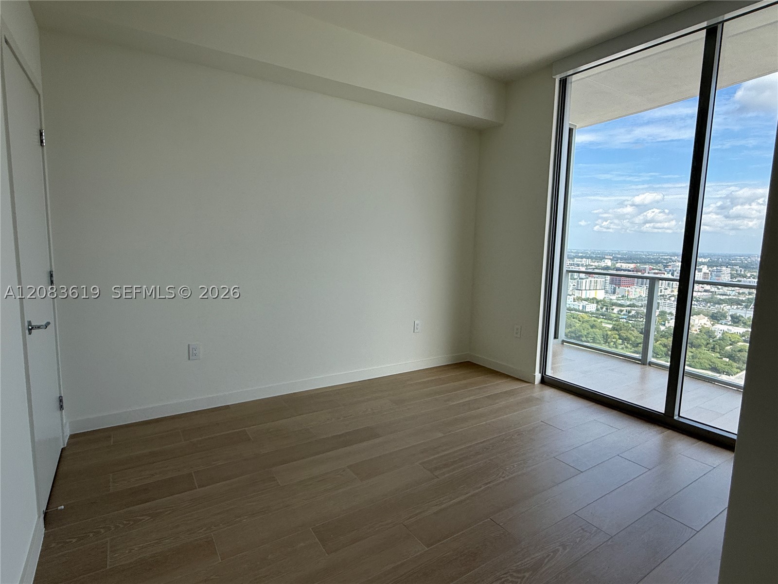 1400 Biscayne Blvd #3506, Miami FL 33132