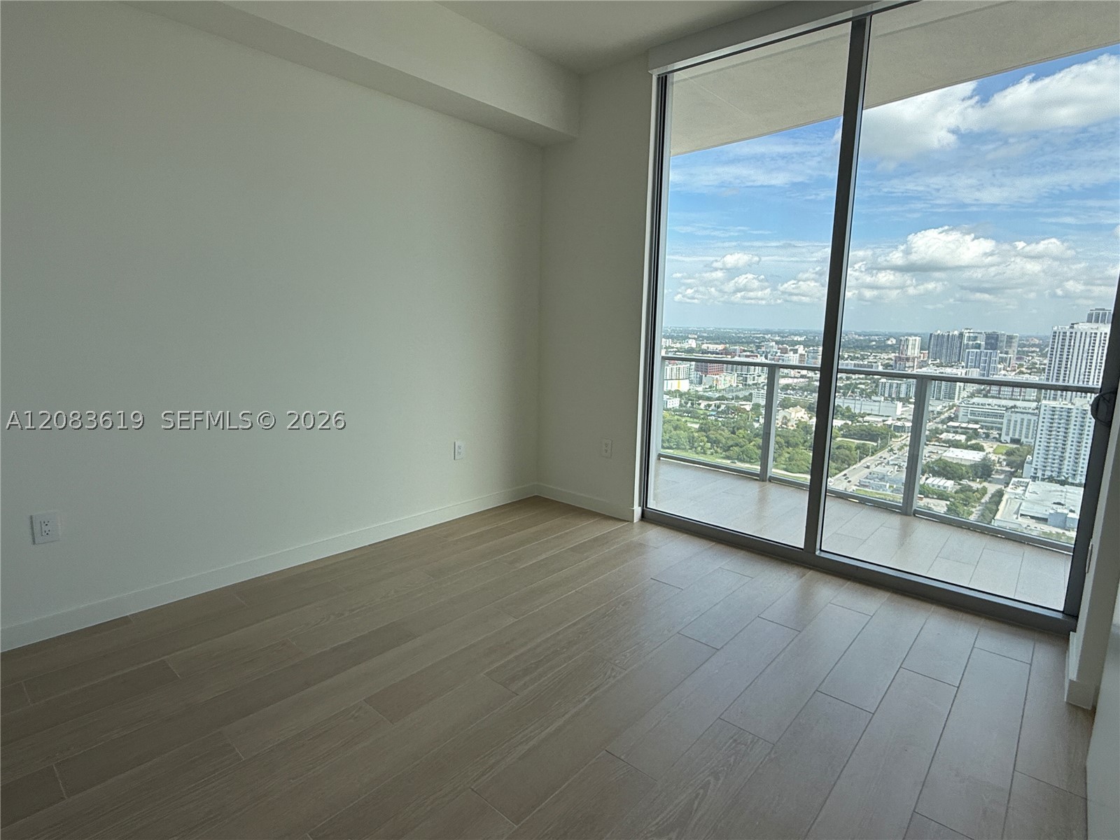 1400 Biscayne Blvd #3506, Miami FL 33132