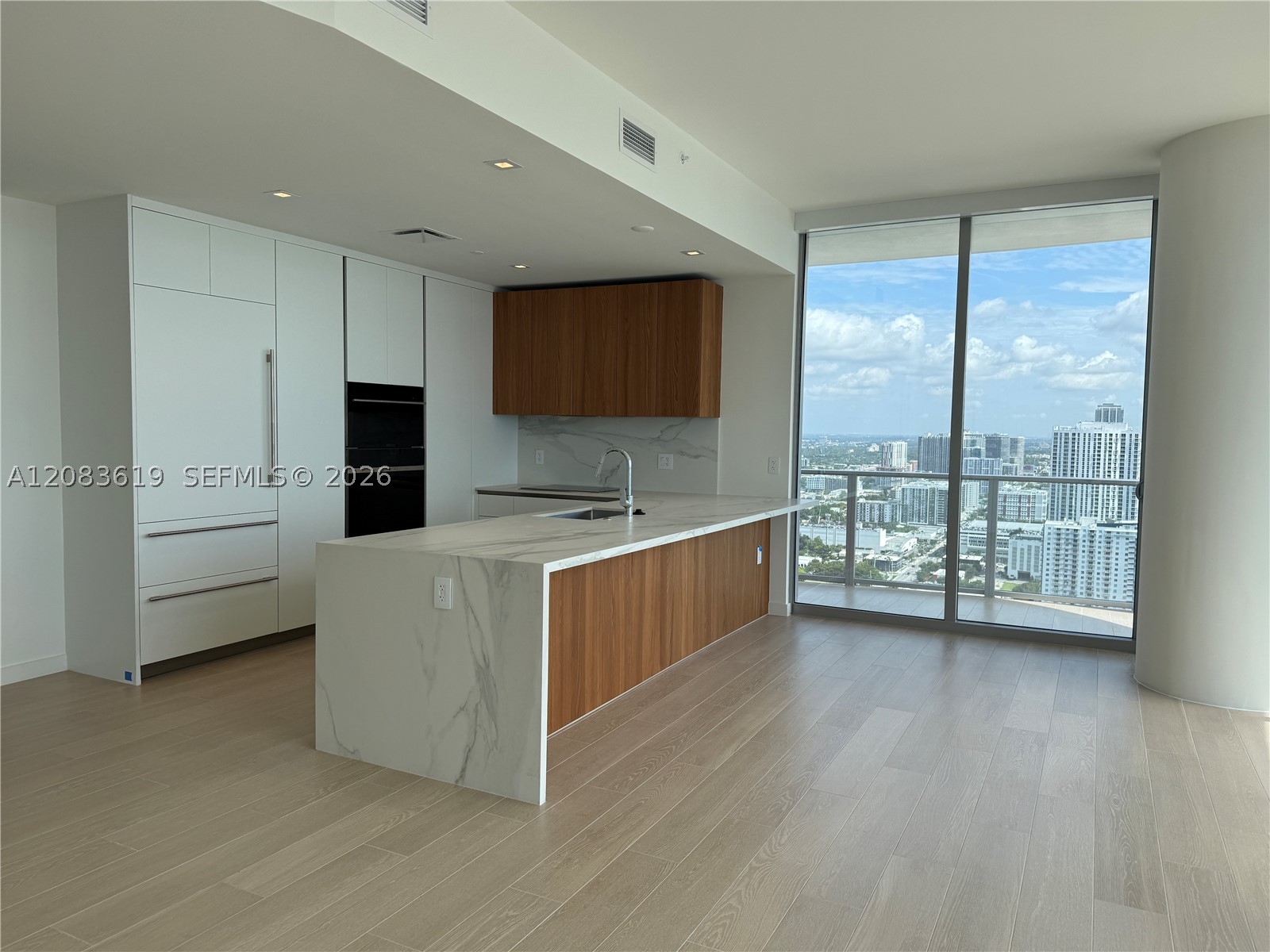 1400 Biscayne Blvd #3506, Miami FL 33132