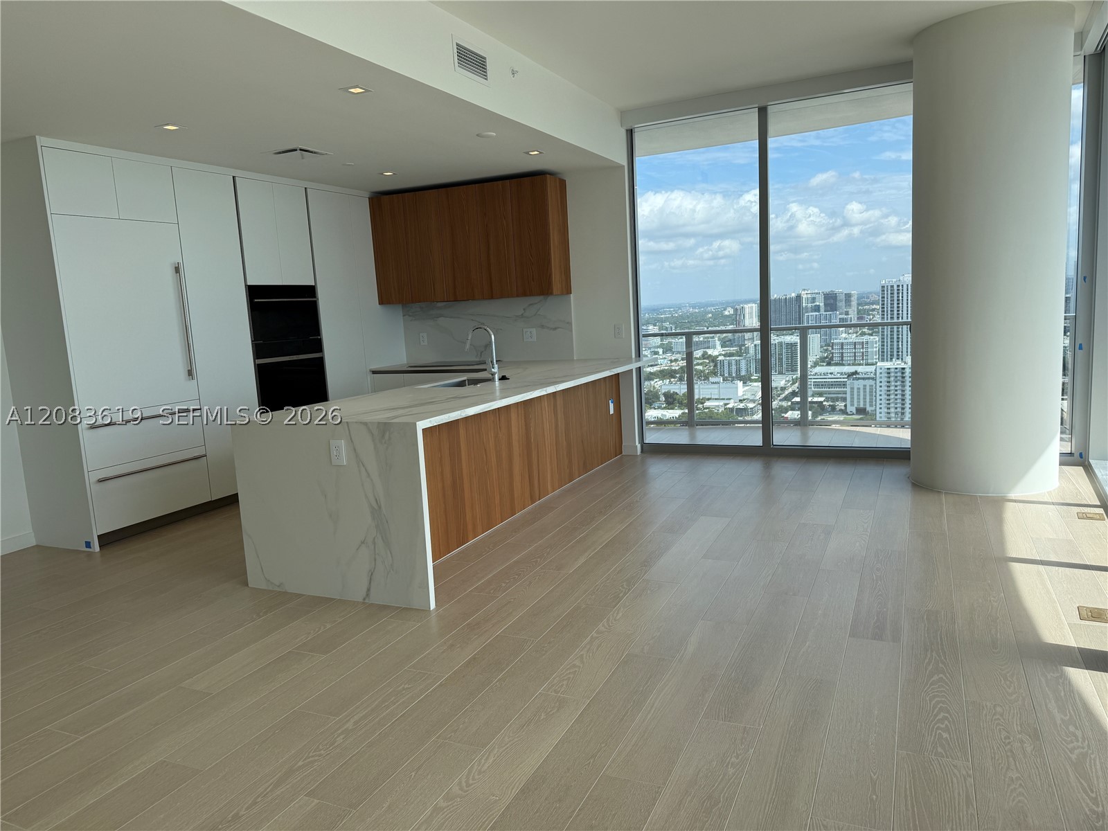 1400 Biscayne Blvd #3506, Miami FL 33132