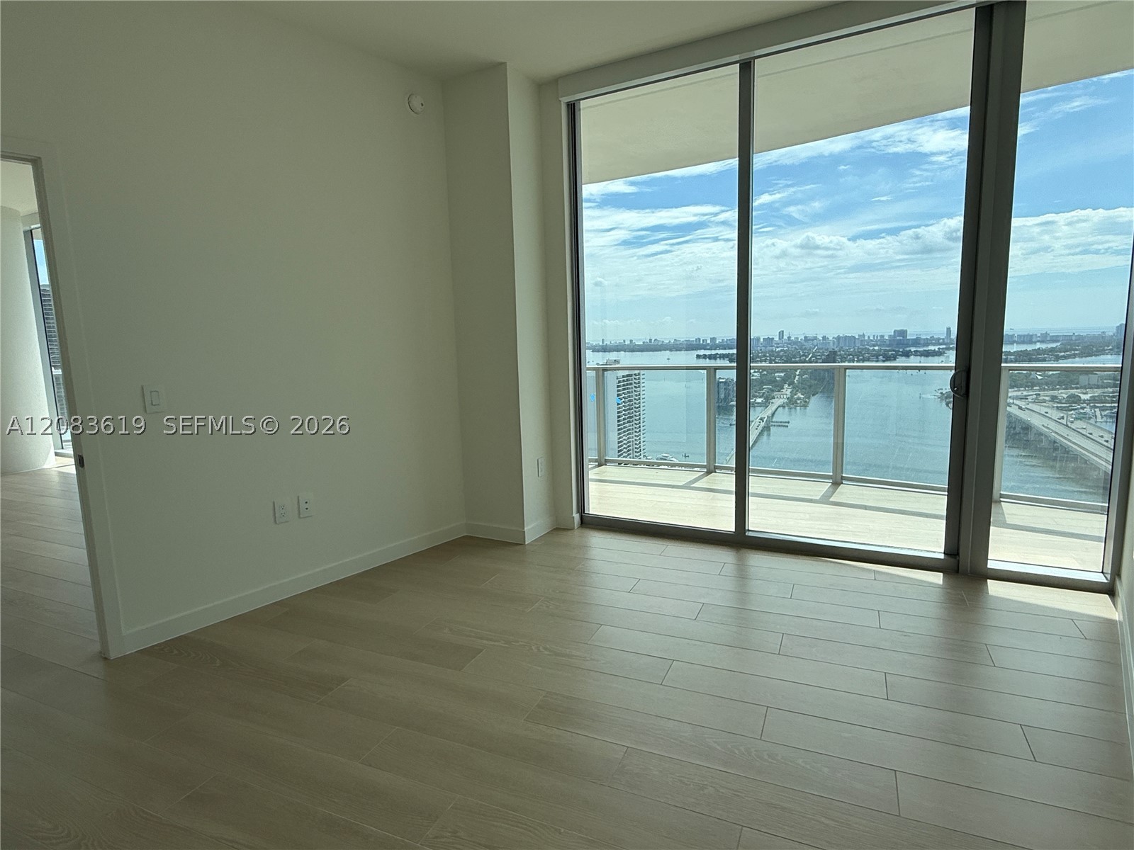 1400 Biscayne Blvd #3506, Miami FL 33132