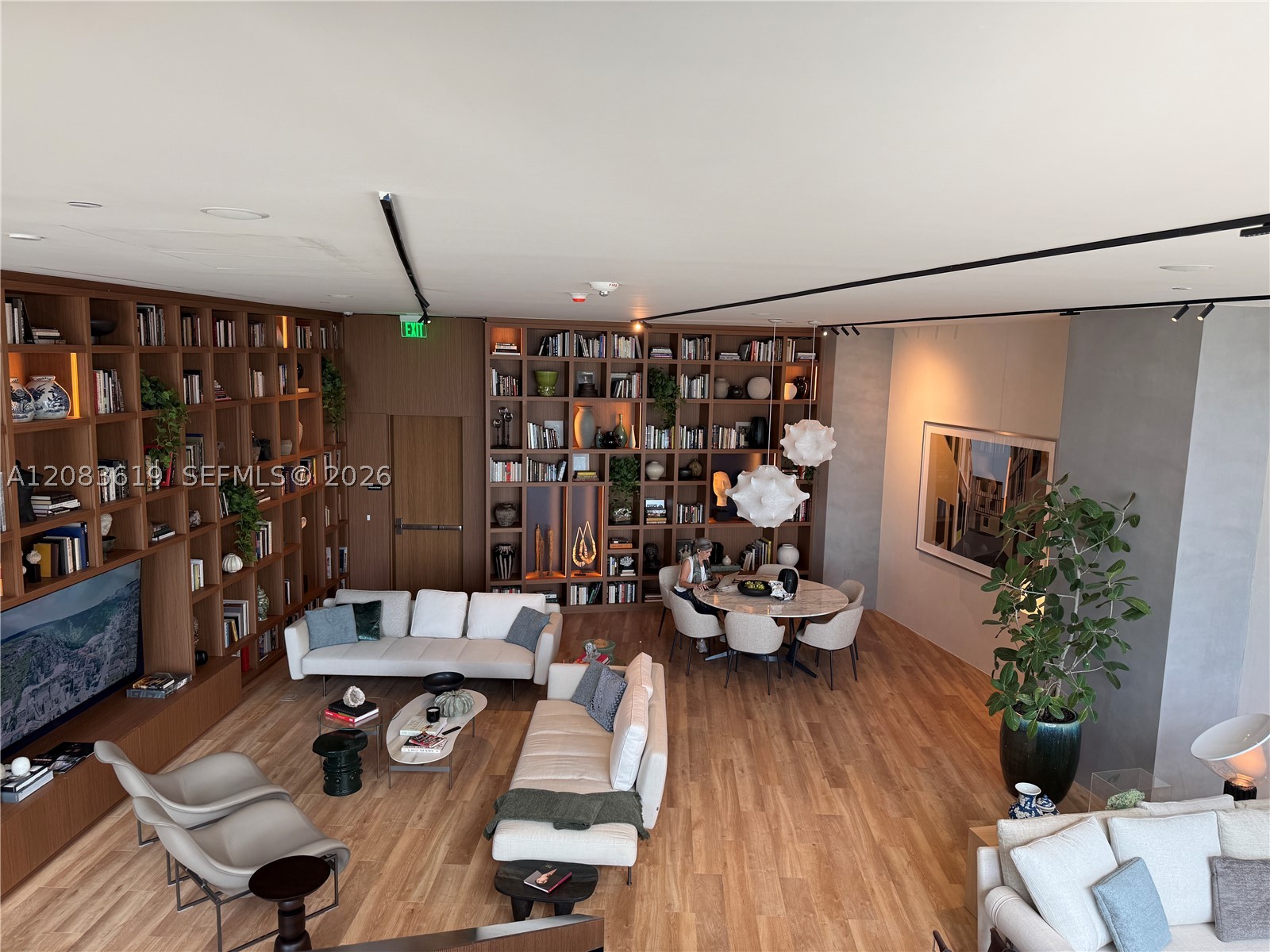 1400 Biscayne Blvd #3506, Miami FL 33132