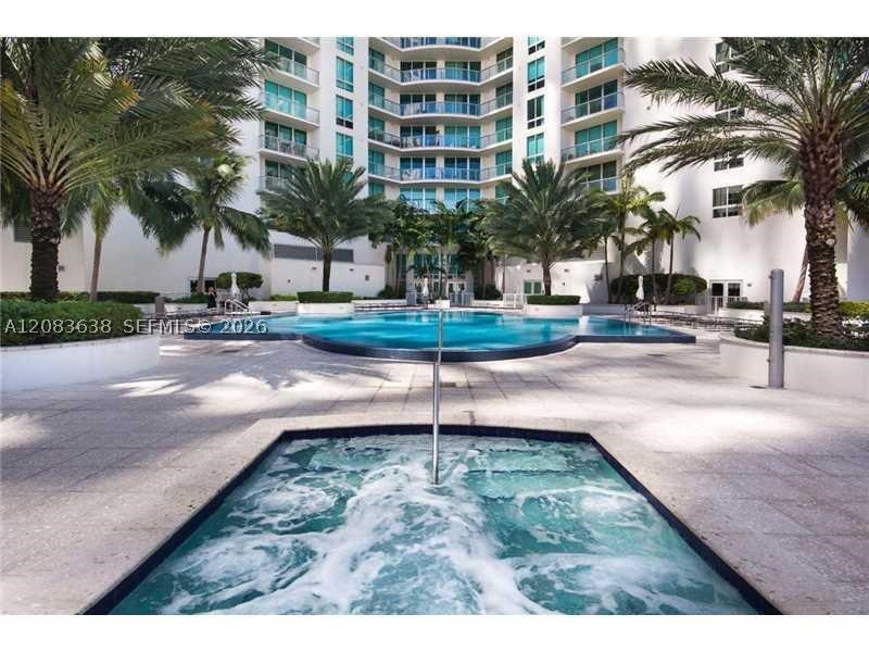 300 S Biscayne Blvd #L-608, Miami FL 33131