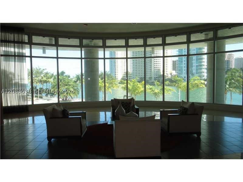 300 S Biscayne Blvd #L-608, Miami FL 33131