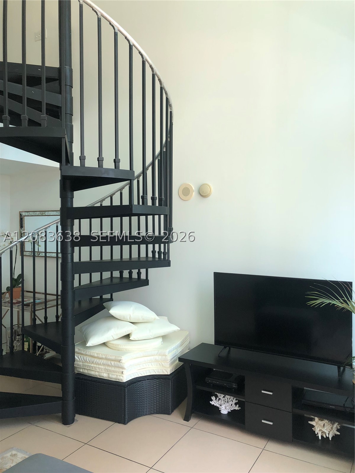 300 S Biscayne Blvd #L-608, Miami FL 33131