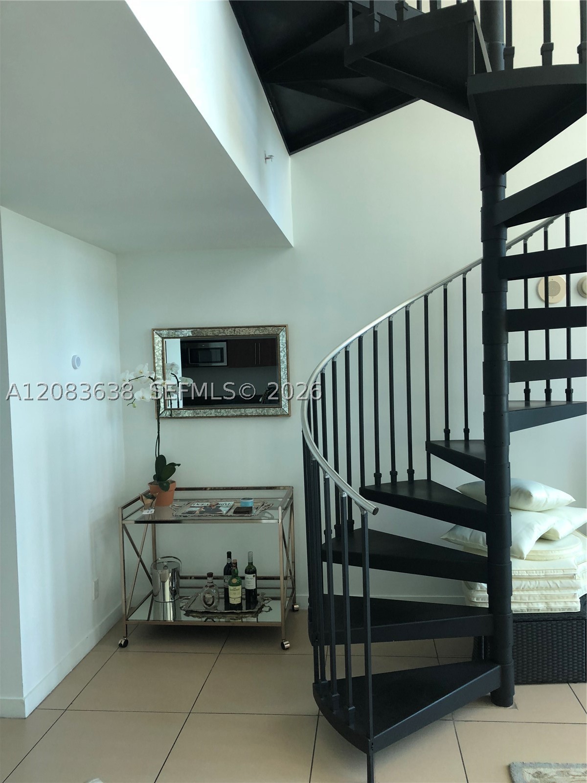 300 S Biscayne Blvd #L-608, Miami FL 33131