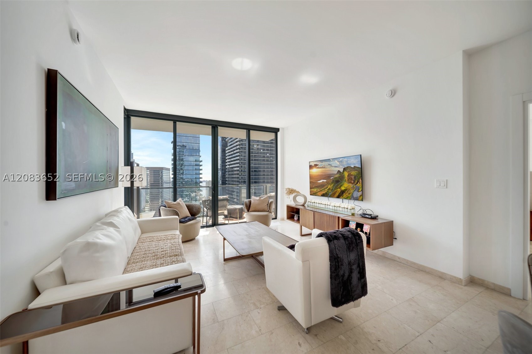 88 SW 7th St #3203, Miami FL 33130