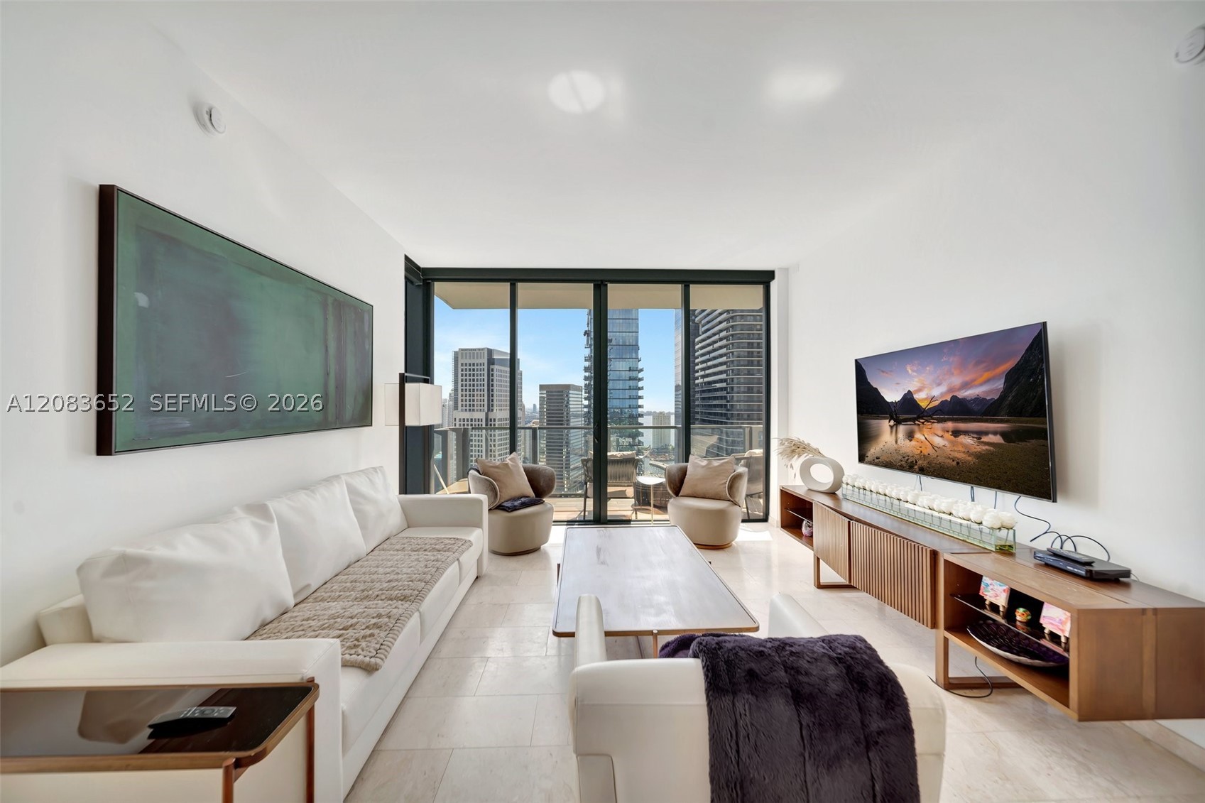88 SW 7th St #3203, Miami FL 33130