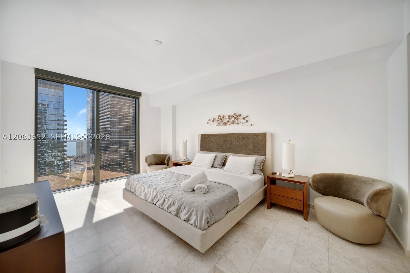 88 SW 7th St #3203, Miami FL 33130