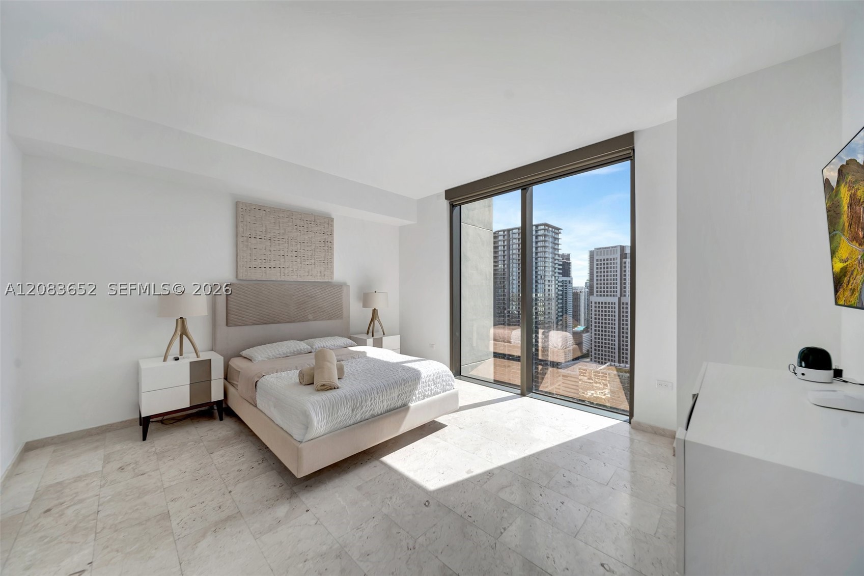 88 SW 7th St #3203, Miami FL 33130