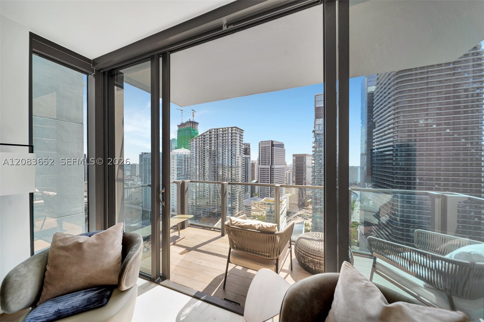 88 SW 7th St #3203, Miami FL 33130