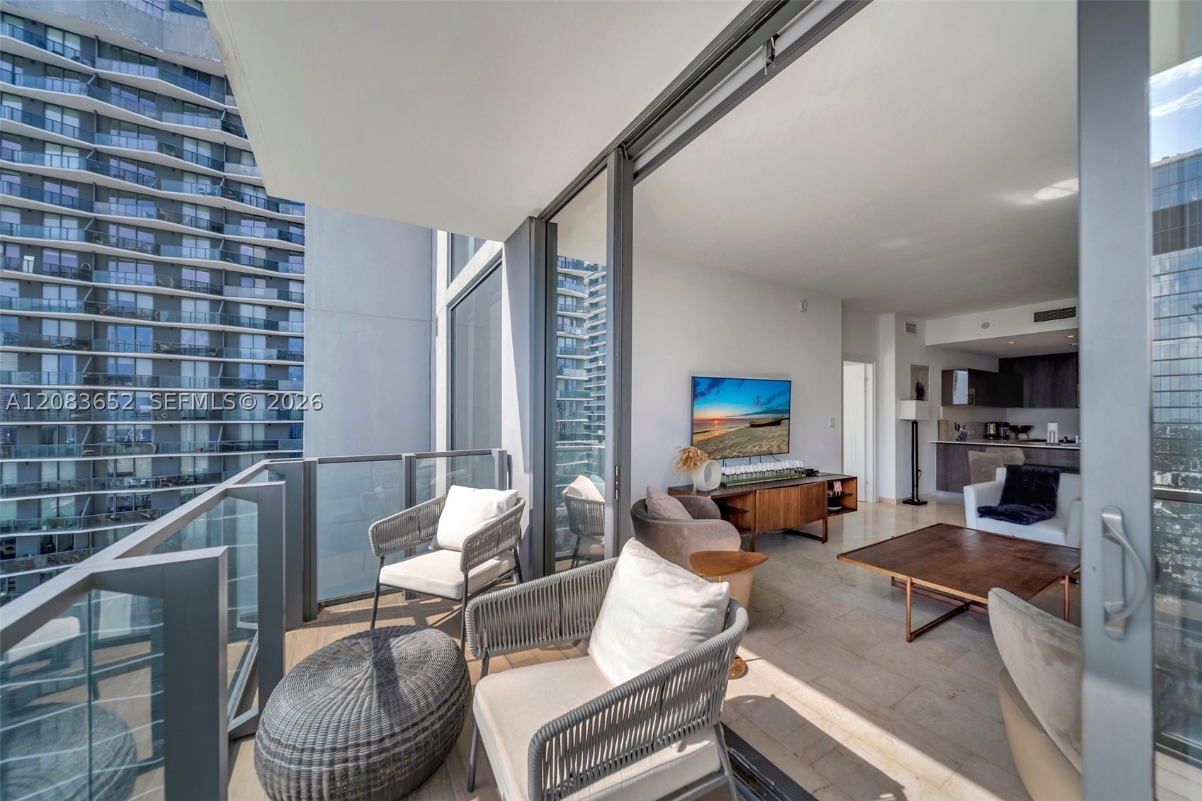 88 SW 7th St #3203, Miami FL 33130
