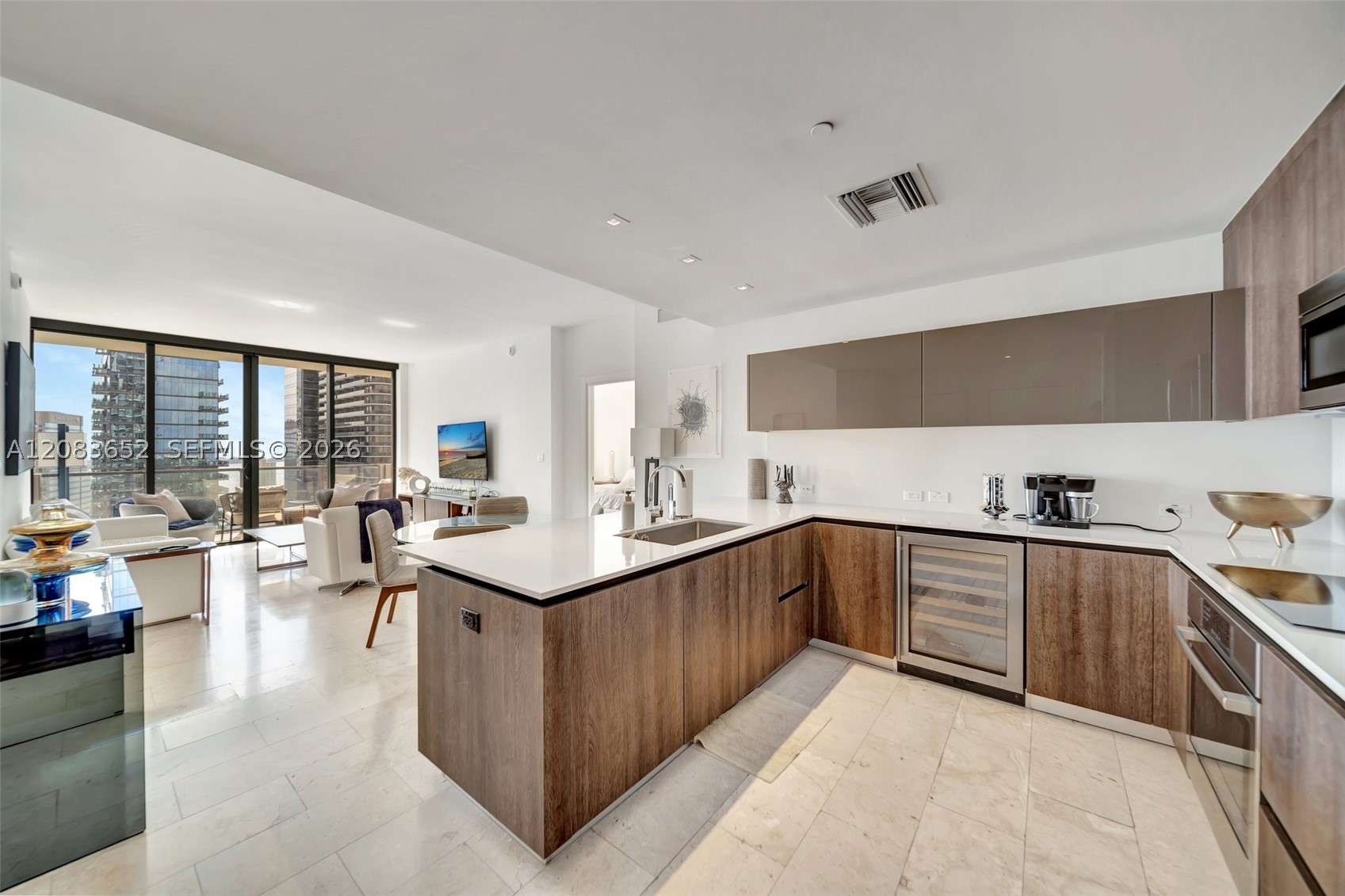 88 SW 7th St #3203, Miami FL 33130