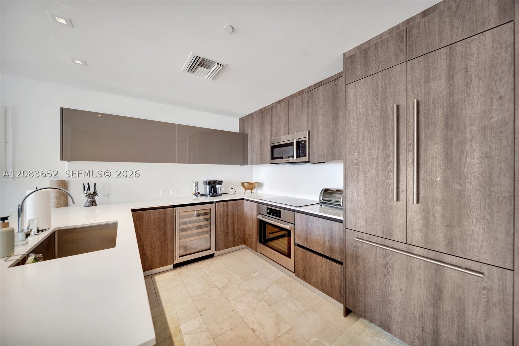 88 SW 7th St #3203, Miami FL 33130