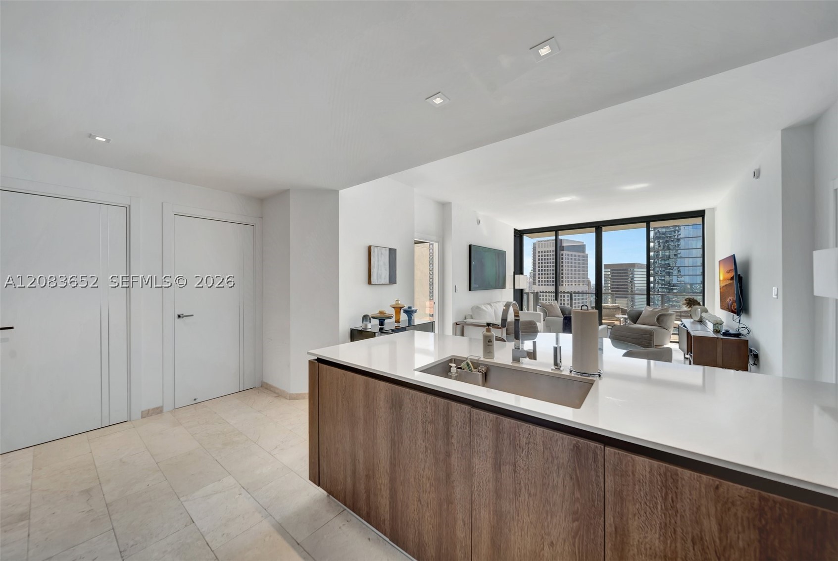 88 SW 7th St #3203, Miami FL 33130
