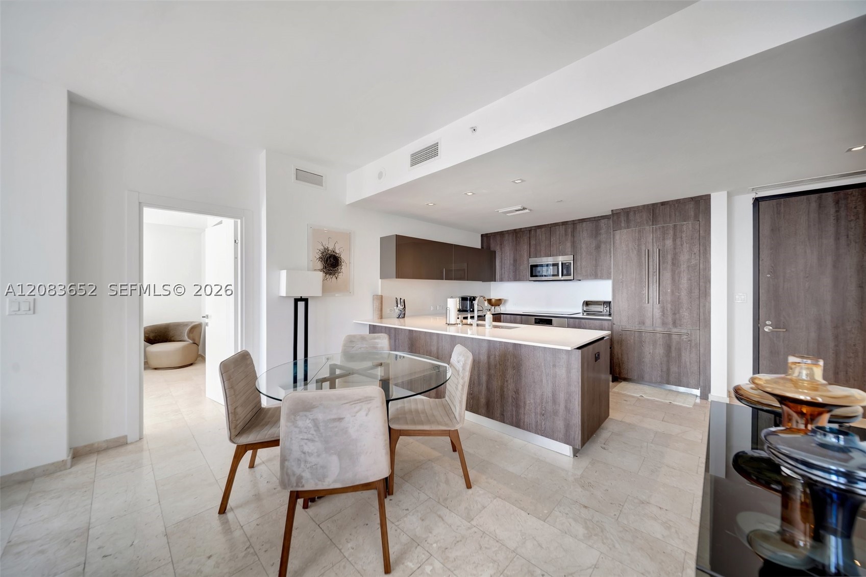 88 SW 7th St #3203, Miami FL 33130