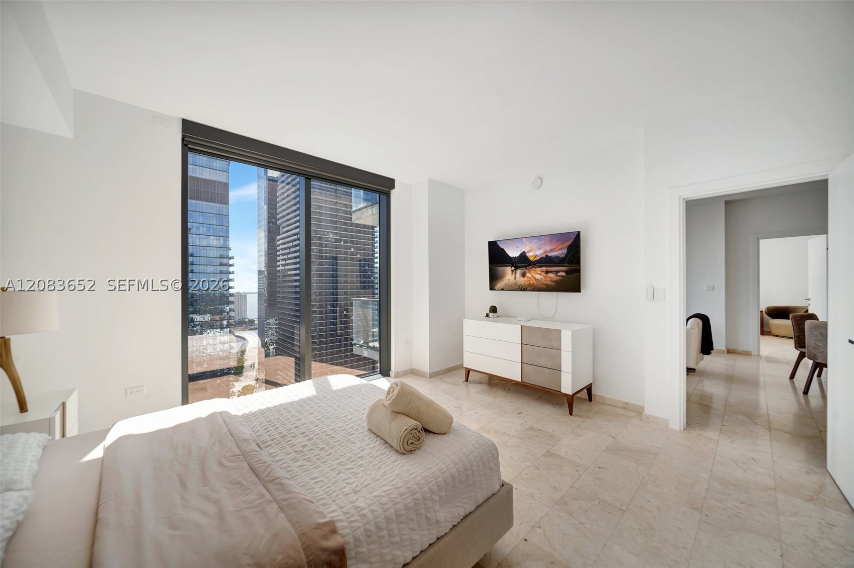 88 SW 7th St #3203, Miami FL 33130