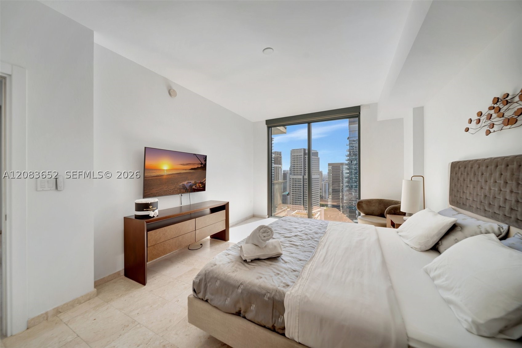 88 SW 7th St #3203, Miami FL 33130