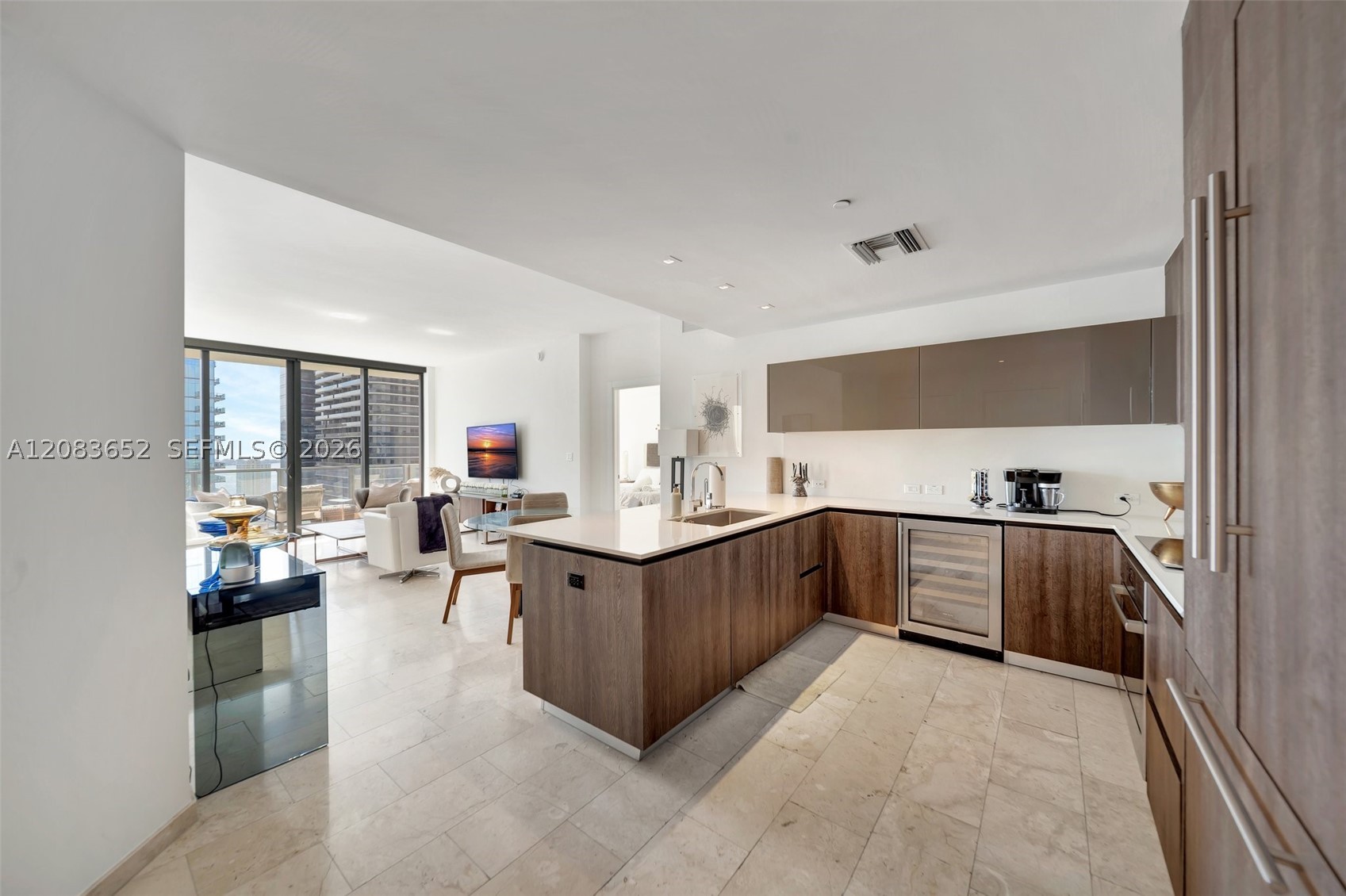 88 SW 7th St #3203, Miami FL 33130
