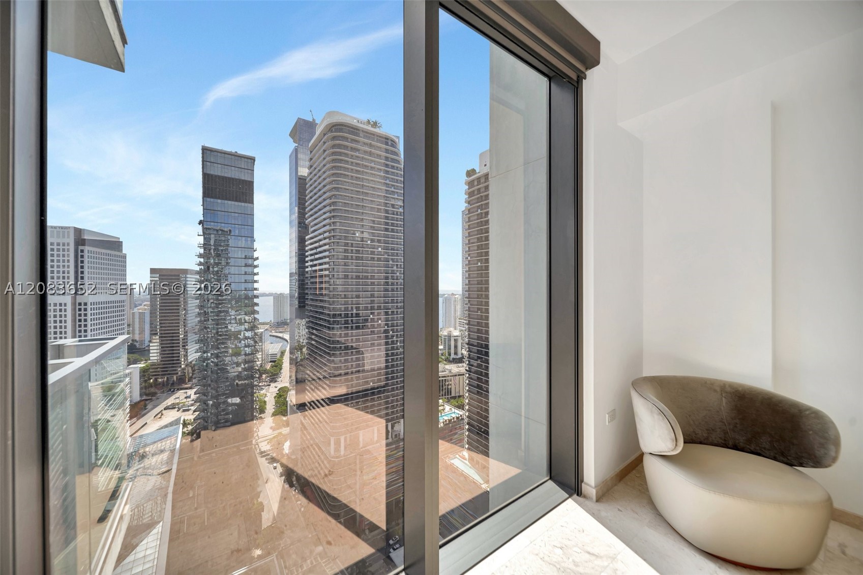 88 SW 7th St #3203, Miami FL 33130