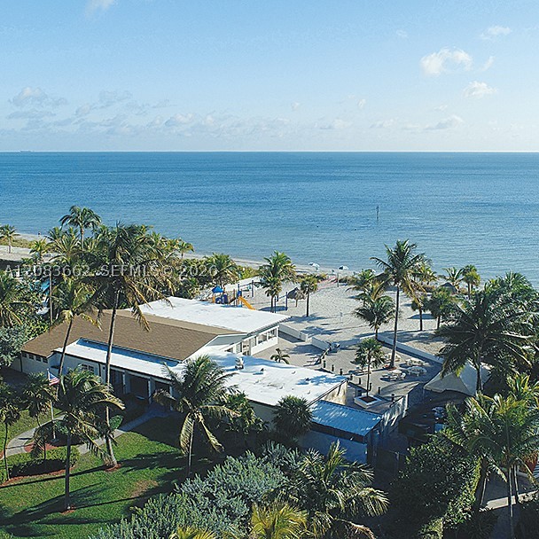 225 W Heather Dr #225, Key Biscayne FL 33149