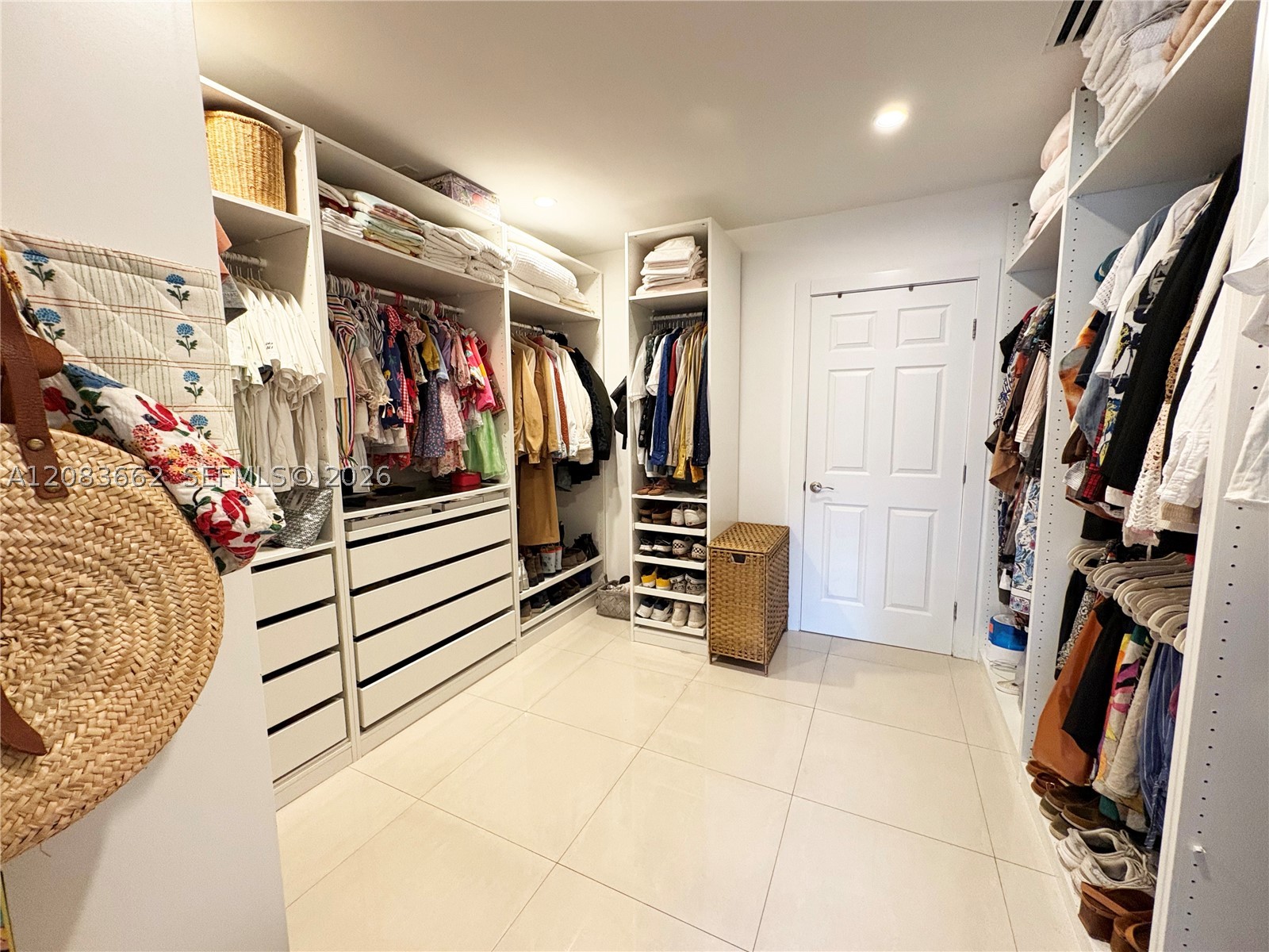 225 W Heather Dr #225, Key Biscayne FL 33149