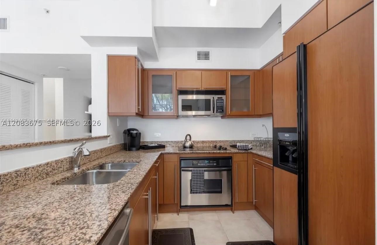 2069 S Ocean Dr #TH8, Hallandale Beach FL 33009