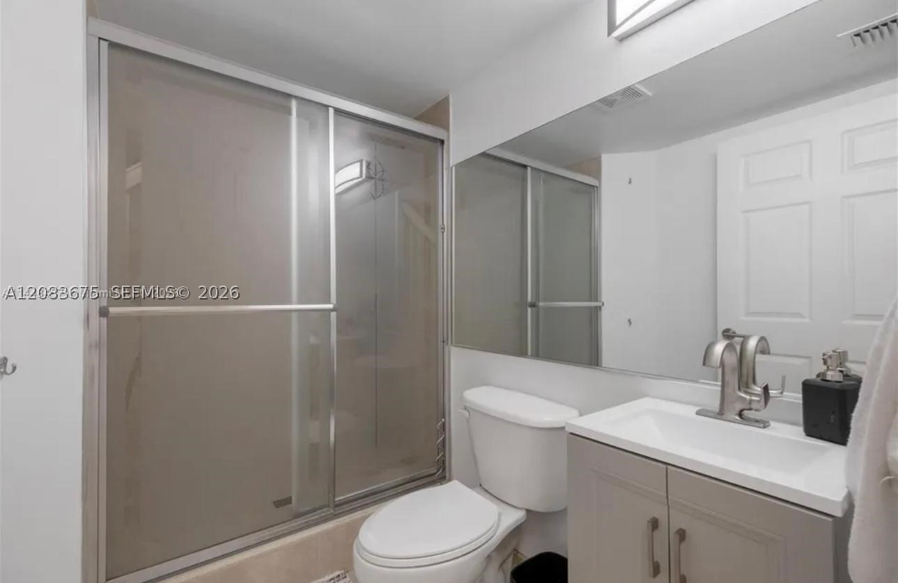 2069 S Ocean Dr #TH8, Hallandale Beach FL 33009