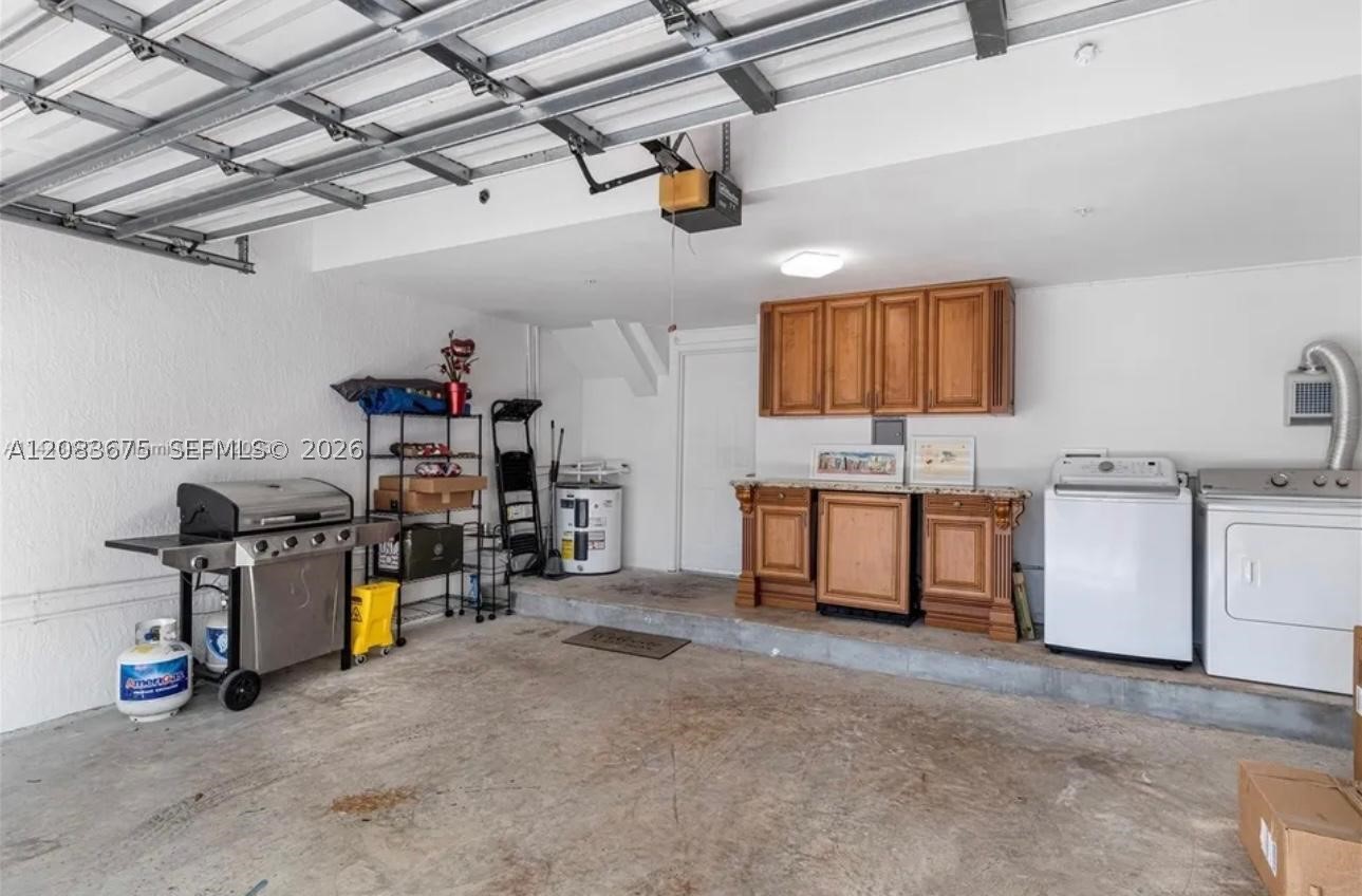 2069 S Ocean Dr #TH8, Hallandale Beach FL 33009