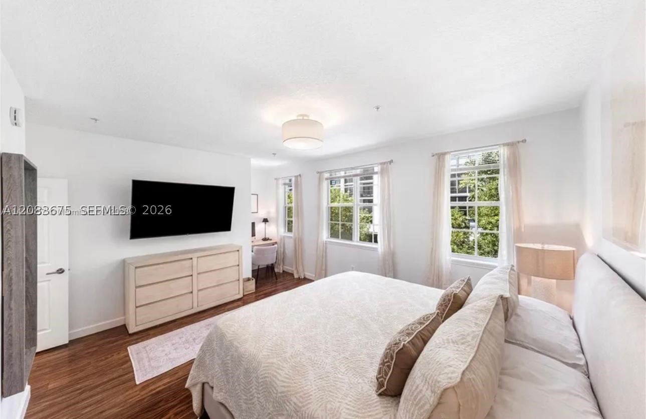 2069 S Ocean Dr #TH8, Hallandale Beach FL 33009