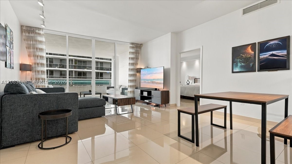 1800 N Bayshore Dr #612, Miami FL 33132