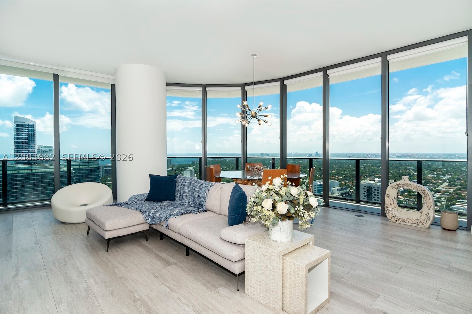 55 SW 9th St #4206, Miami FL 33130