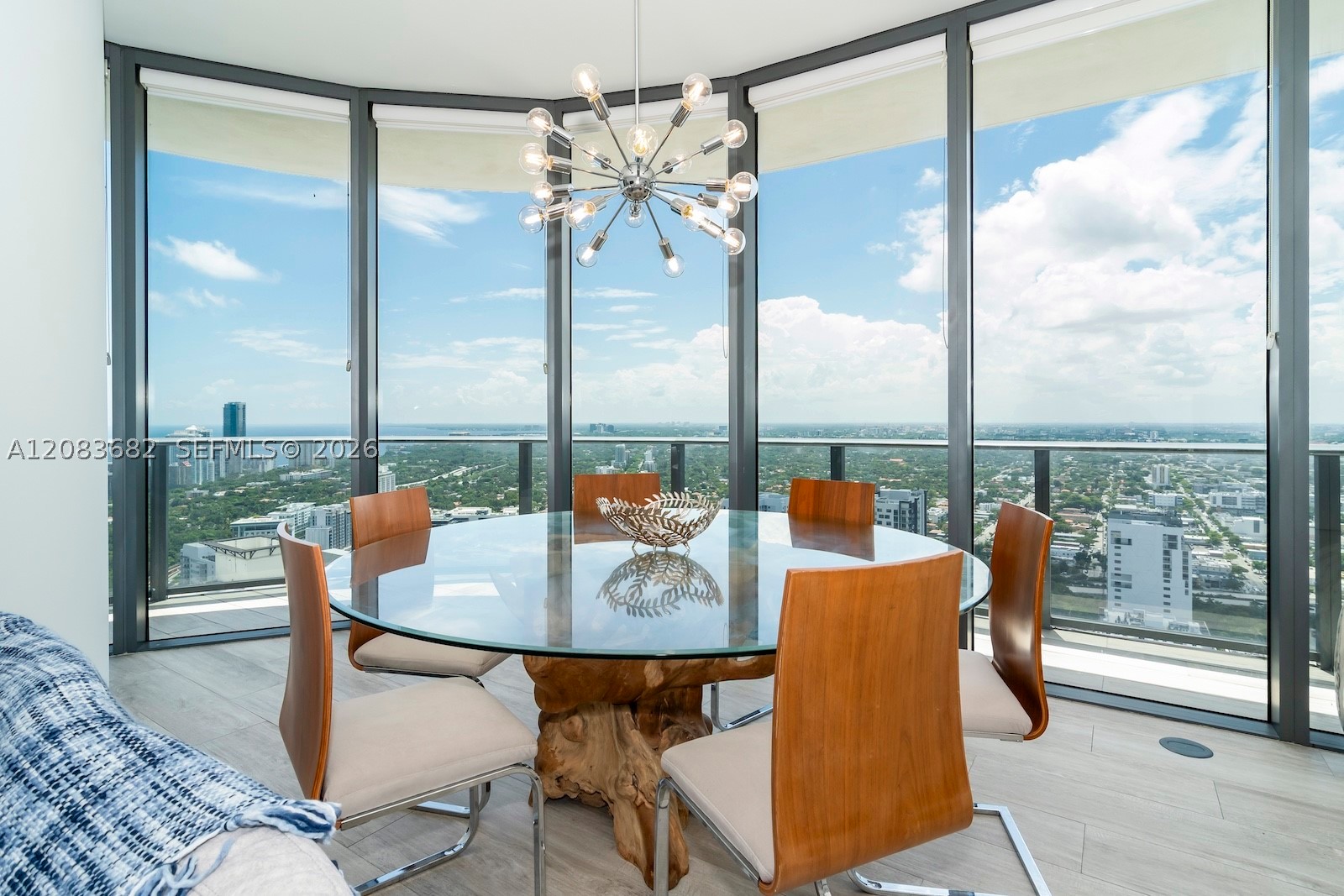 55 SW 9th St #4206, Miami FL 33130