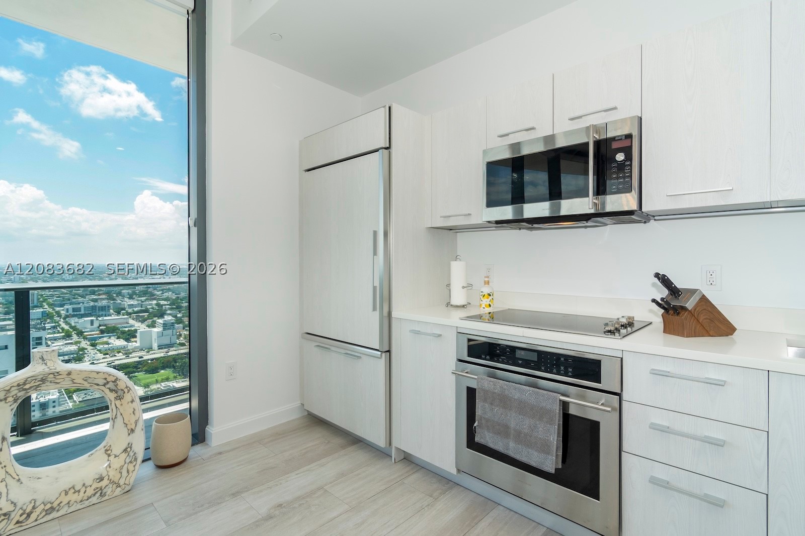 55 SW 9th St #4206, Miami FL 33130