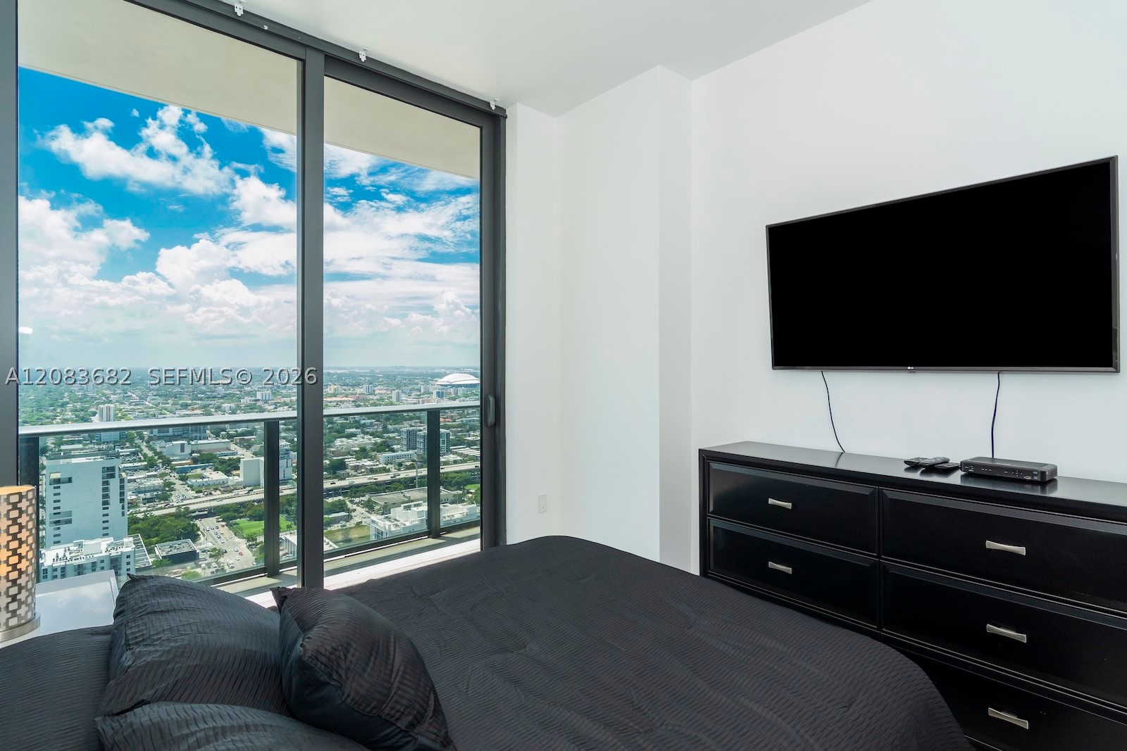 55 SW 9th St #4206, Miami FL 33130