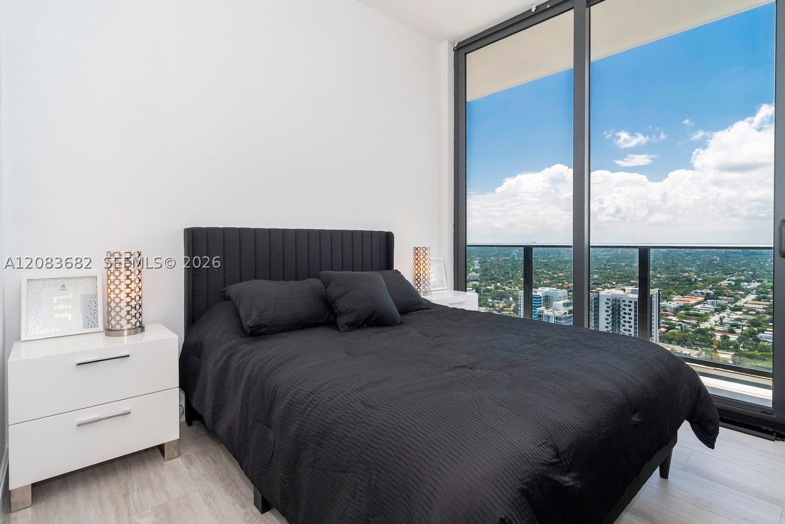 55 SW 9th St #4206, Miami FL 33130