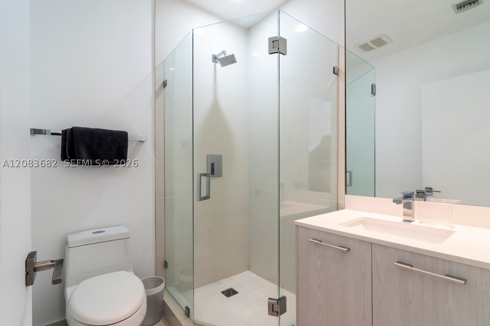 55 SW 9th St #4206, Miami FL 33130